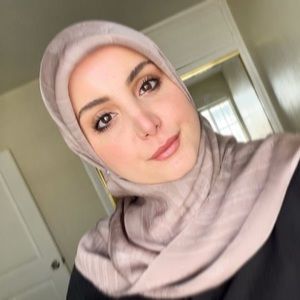 Meet your Posher, Malak